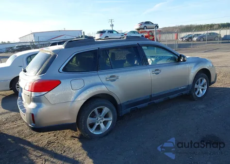 2014 Subaru Outback 2.5I Limited z USA, uszkodzony, nr VIN 4S4BRBLC5E3286980